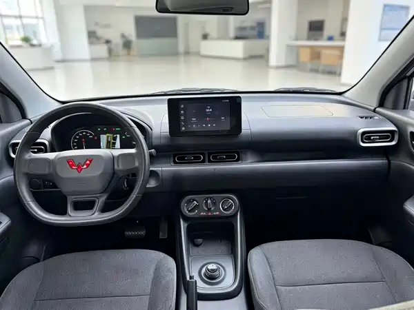 Wuling Hongguang New Energy 2025