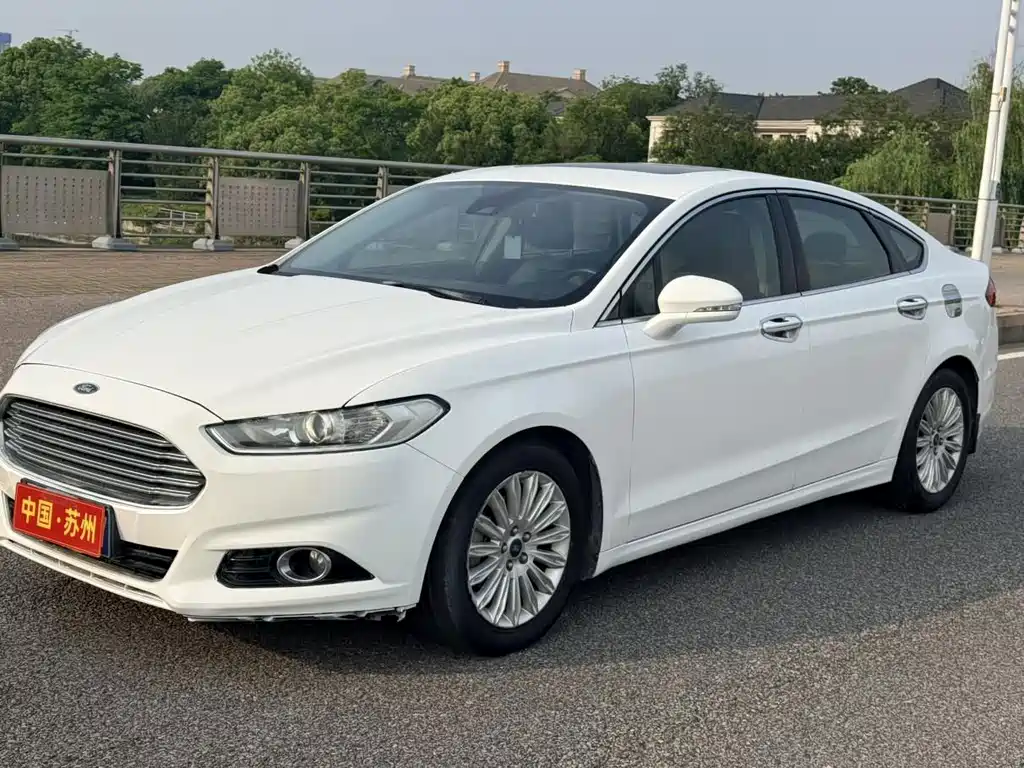 Ford Mondeo 2014 — фото 1