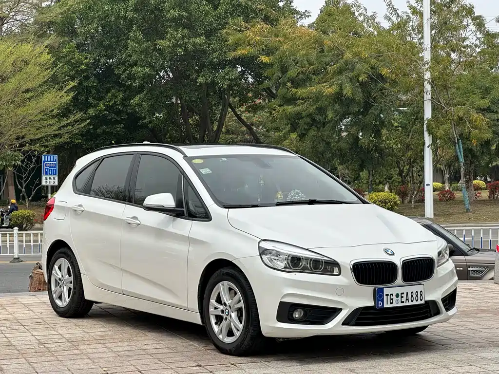 BMW 2 Series Active Tourer 2016 — фото 3