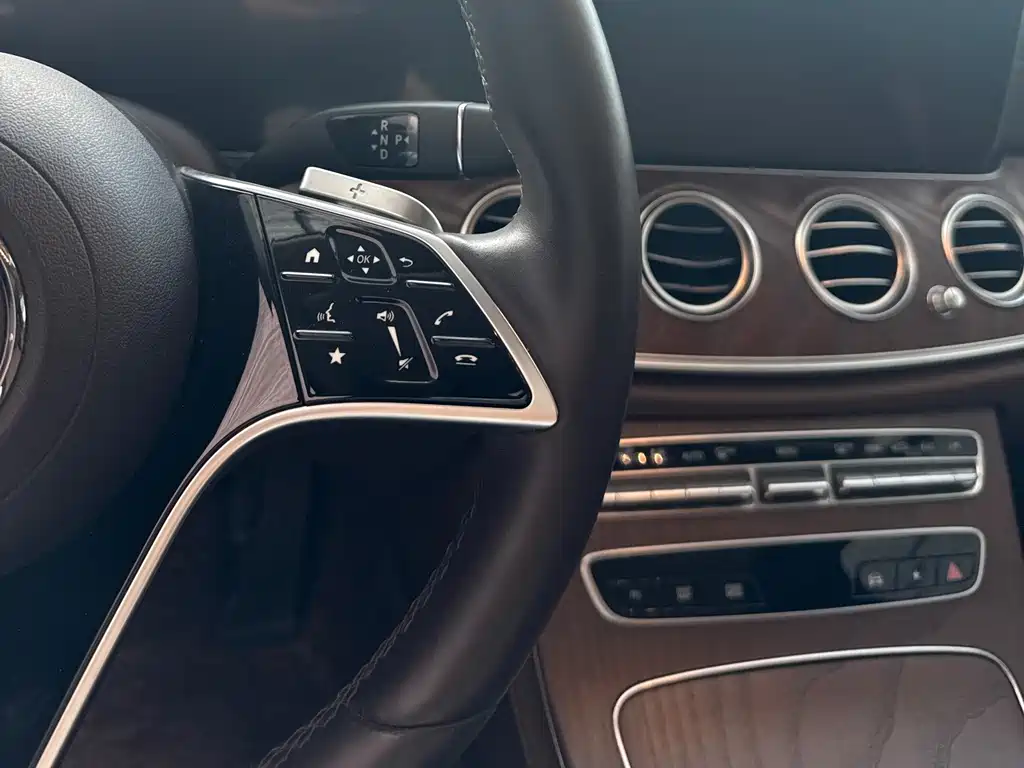 Mercedes-Benz E-Class 2023 — фото 11