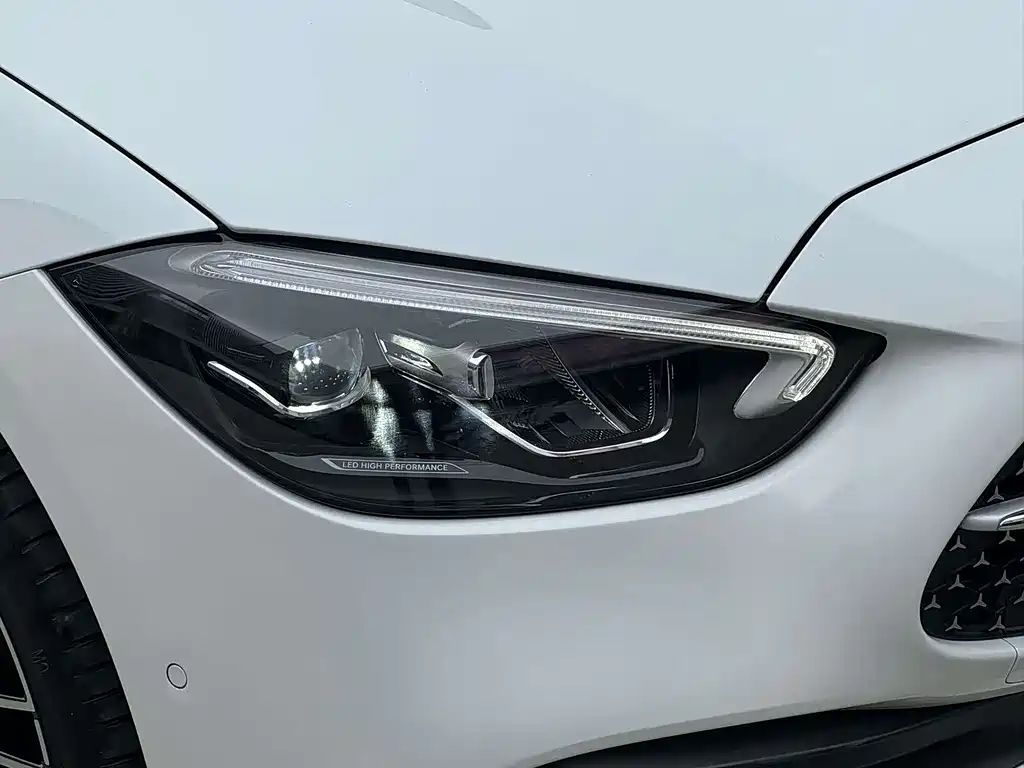 Mercedes-Benz C-Class 2023 — фото 10