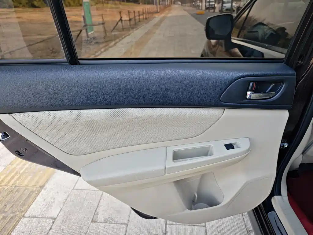 Subaru XV 2013 — фото 13
