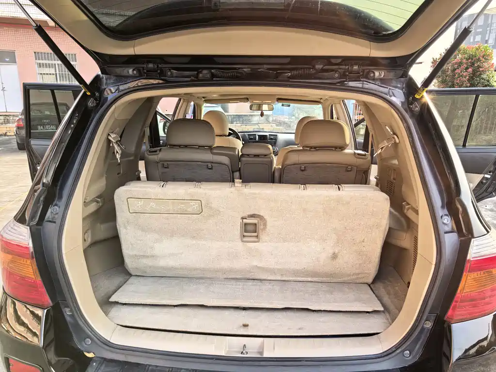 Toyota Highlander 2011 — фото 12