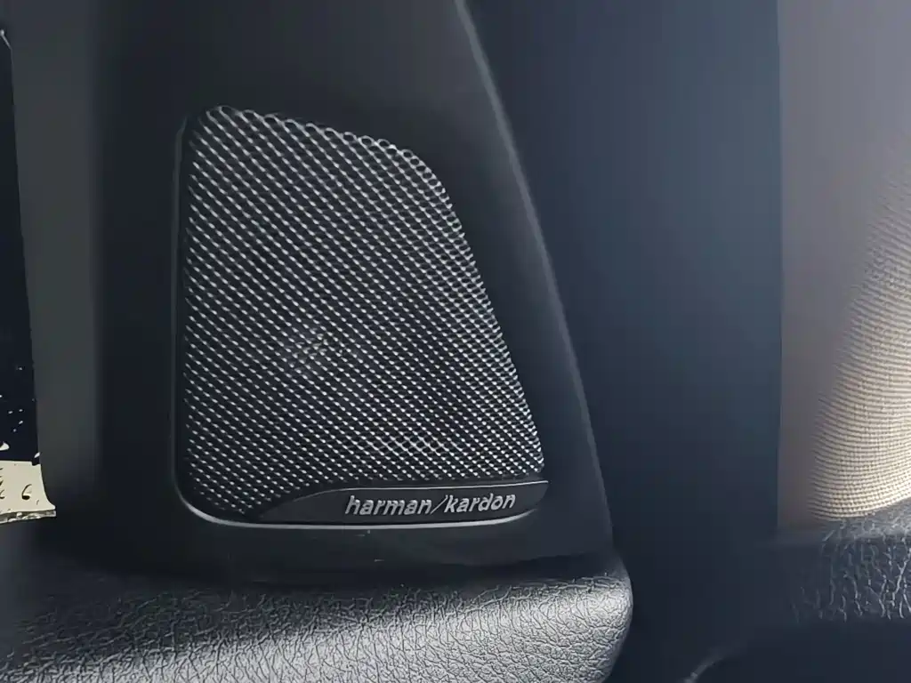 BMW 5 Series 2016 — фото 15