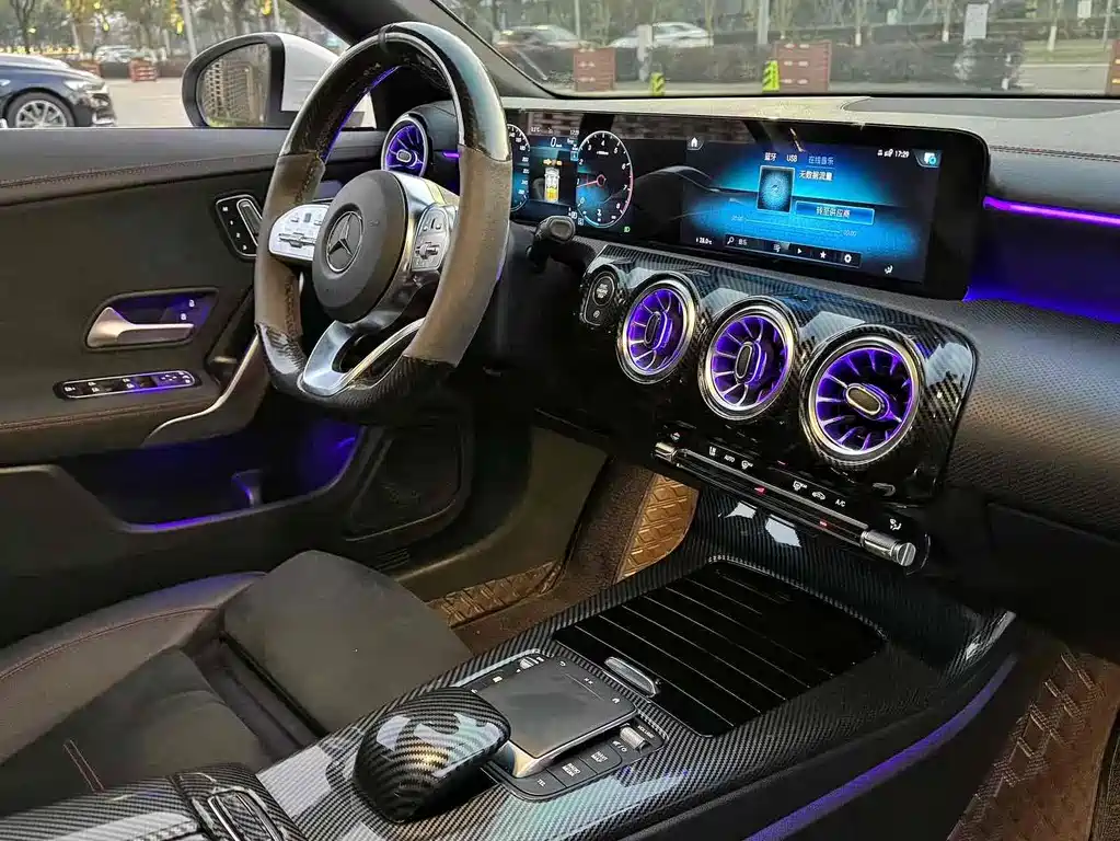 Mercedes-Benz CLA 2023 — фото 6