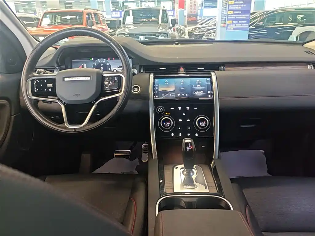 Land Rover Discovery Sport 2023 — фото 10