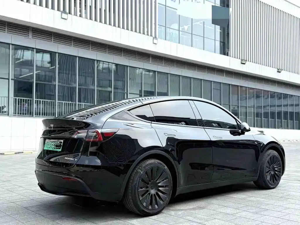 Tesla Model Y 2022 — фото 8