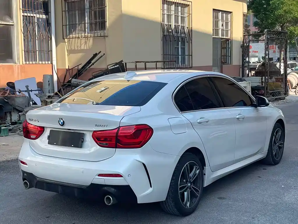 BMW 1 Series 2021
