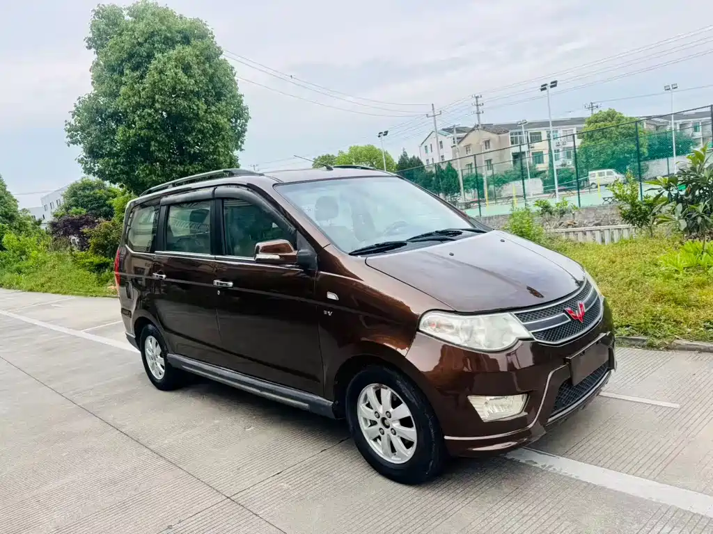 Wuling Hongguang 2015 — фото 3