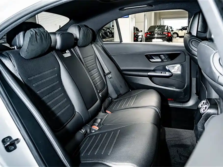 Mercedes-Benz C-Class 2024 — фото 21