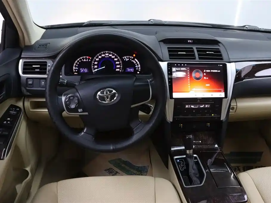 Toyota Camry 2017 — фото 28