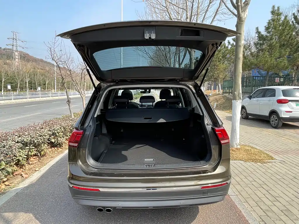 Volkswagen Tiguan L 2018 — фото 16