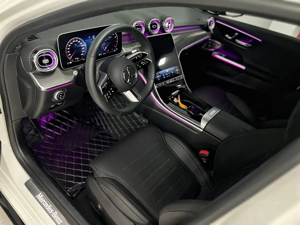 Mercedes-Benz C-Class 2025 — фото 4