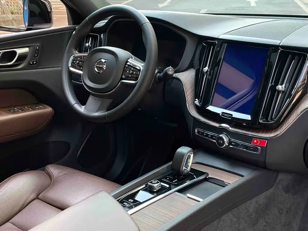 Volvo XC60 PHEV 2022 — фото 25