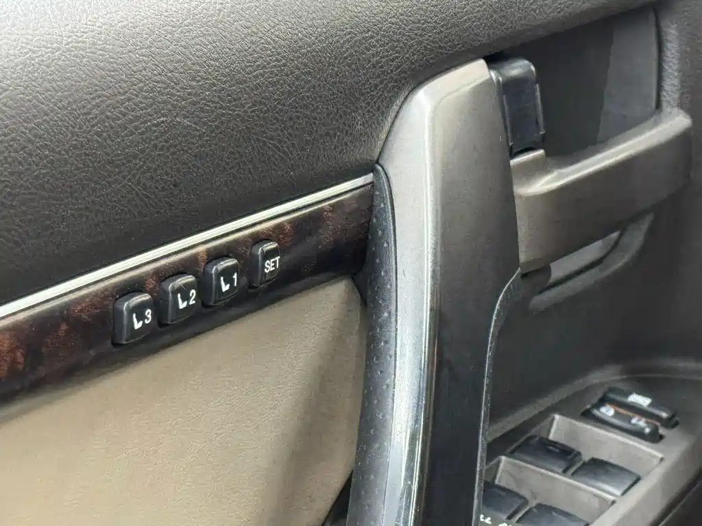 Toyota Land Cruiser 2011 — фото 20