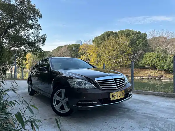 Mercedes-Benz S-Class 2012