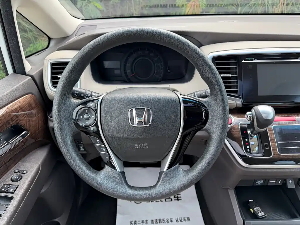 Honda Odyssey 2016 — фото 23