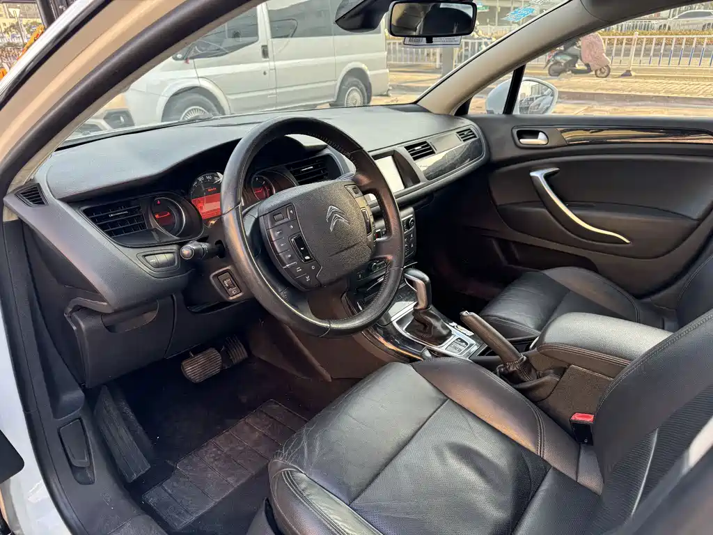 Citroen C5 2015 — фото 10