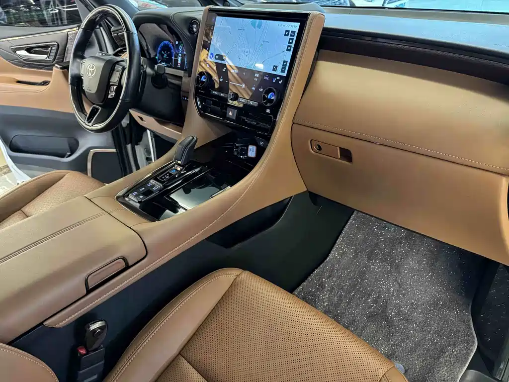 Toyota Alphard 2024 — фото 10
