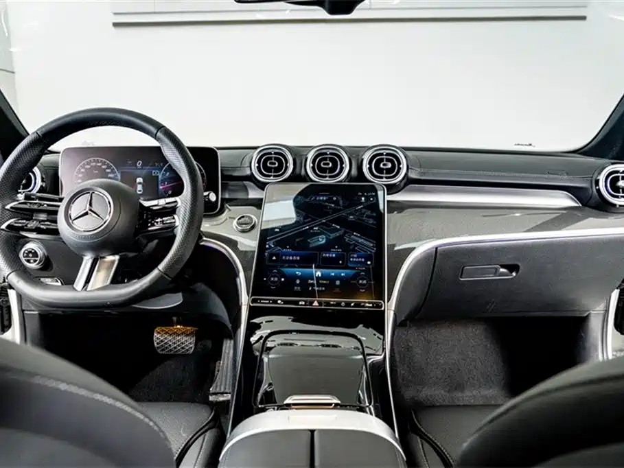 Mercedes-Benz C-Class 2024 — фото 13