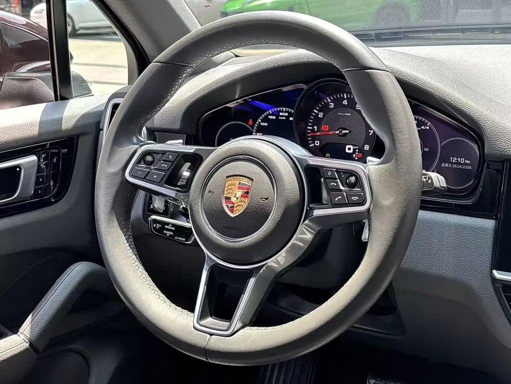 Porsche Cayenne 2018 — фото 14