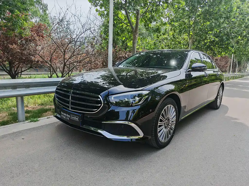 Mercedes-Benz E-Class 2023 — фото 1