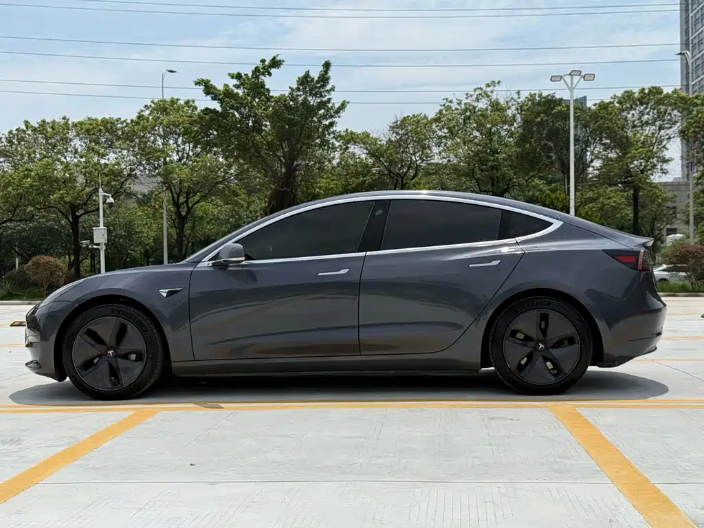 Tesla Model 3 2019 — фото 17