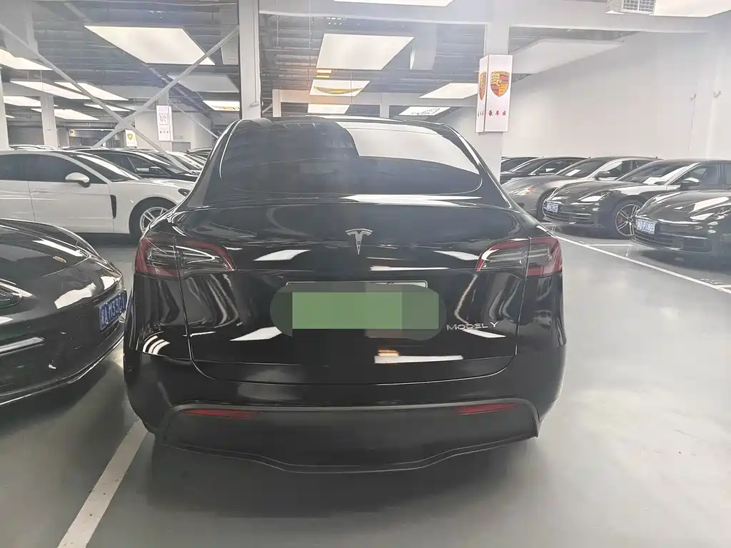 Tesla Model Y 2024 — фото 17