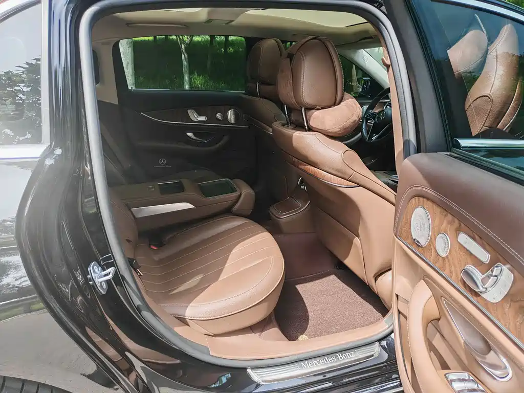 Mercedes-Benz E-Class 2023 — фото 15