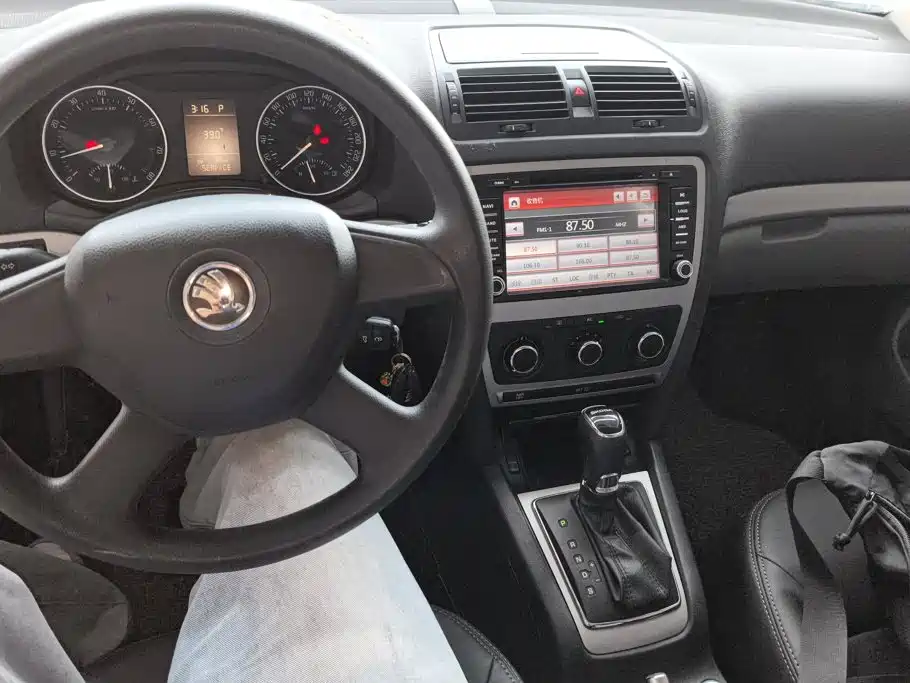 Skoda Octavia 2014 — фото 12