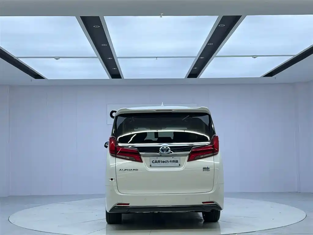 Toyota Alphard 2022 — фото 4