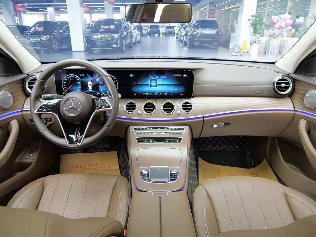 Mercedes-Benz E-Class 2023 — фото 12