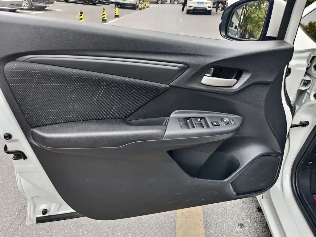 Honda Fit 2017 — фото 12