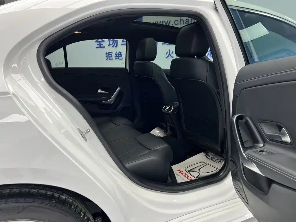Mercedes-Benz A-Class 2023 — фото 10