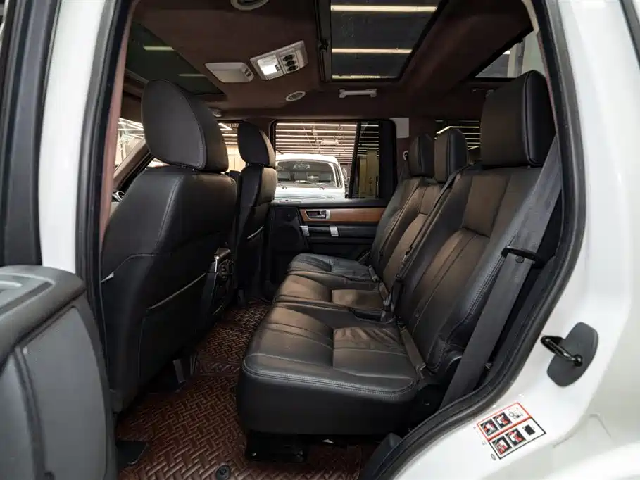 Land Rover Discovery 2012 — фото 10