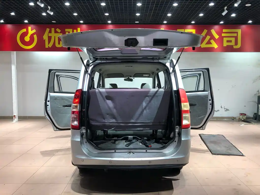 Wuling Hongguang 2014 — фото 20