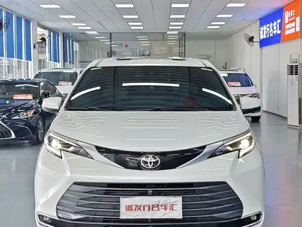 Toyota Sienna 2024