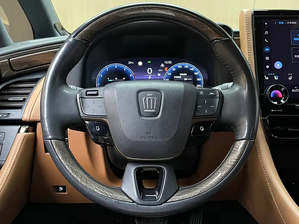Toyota Vellfire 2023 — фото 11