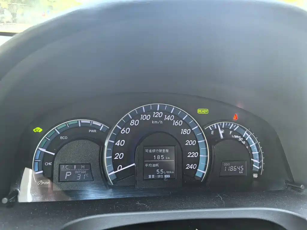 Toyota Camry 2014 — фото 23