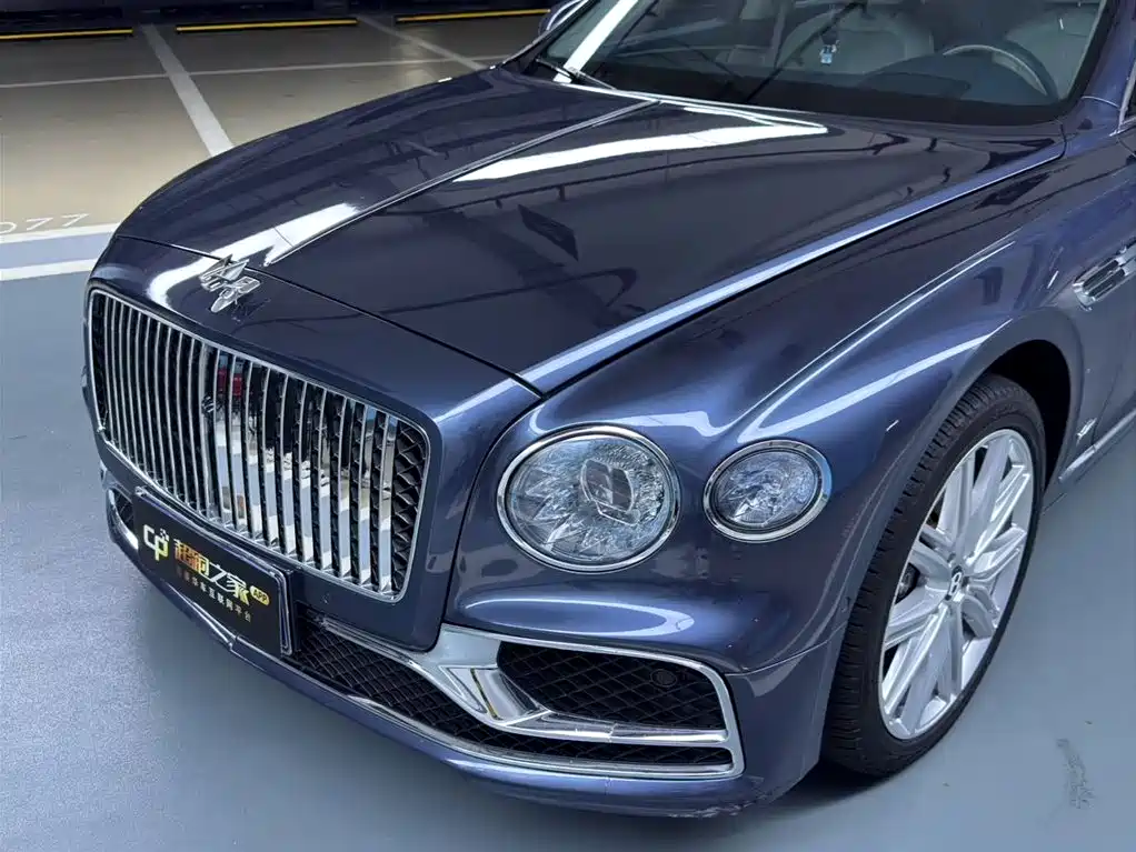 Bentley Flying Spur 2021 — фото 4