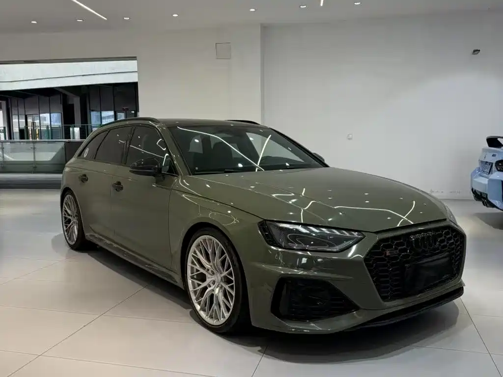 Audi RS 4 2022 — фото 3