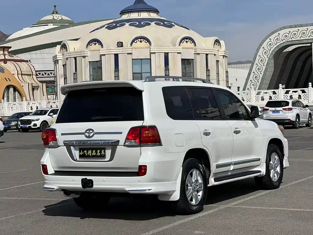 Toyota Land Cruiser 2015 — фото 6