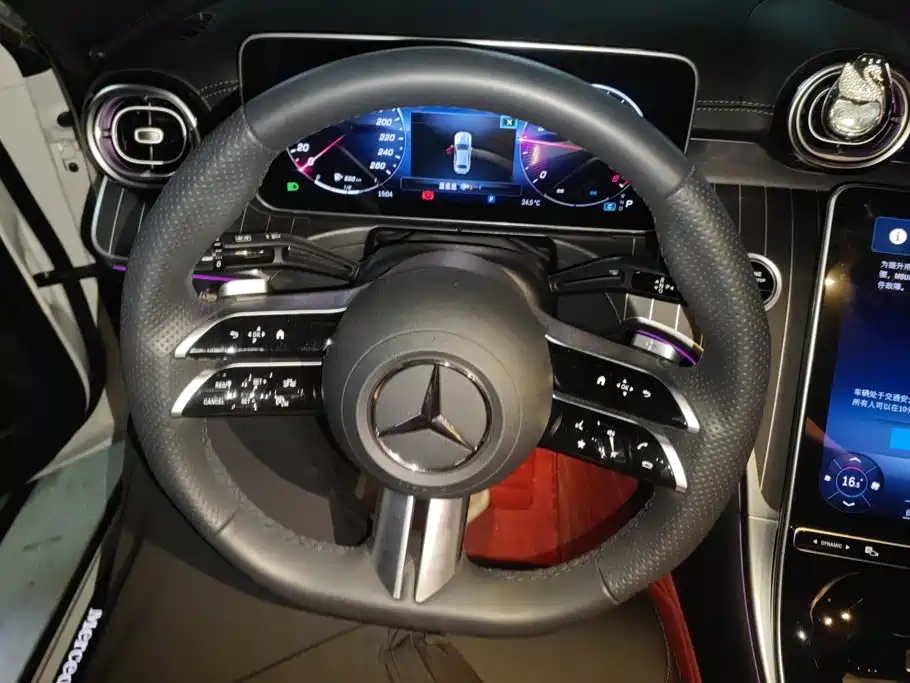 Mercedes-Benz C-Class 2023 — фото 15