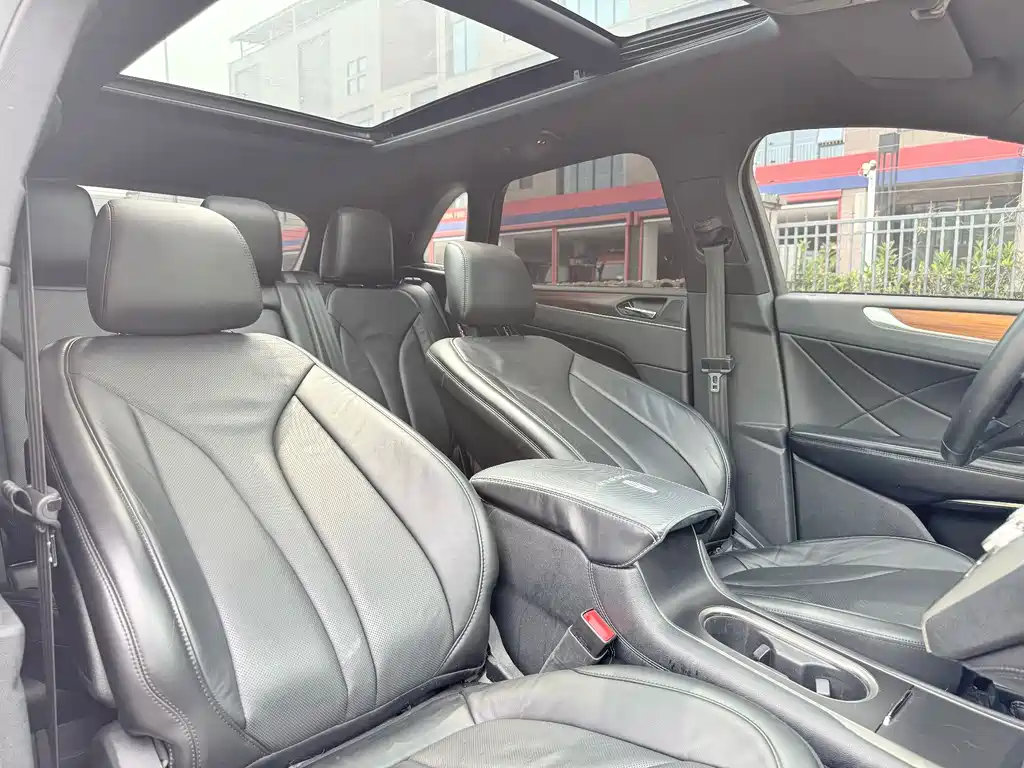 Lincoln MKC 2018 — фото 16