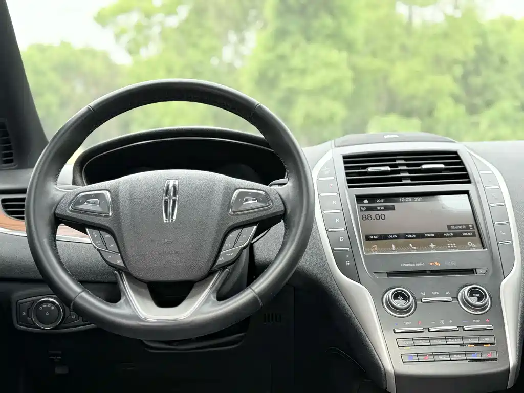 Lincoln MKC 2018 — фото 12