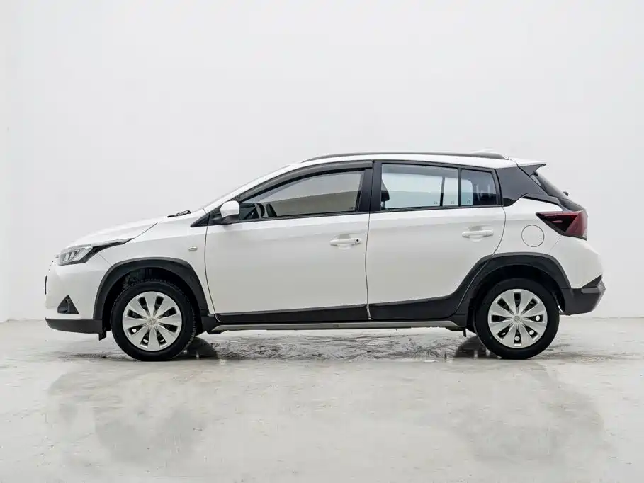 Toyota Yaris L 2022 — фото 26