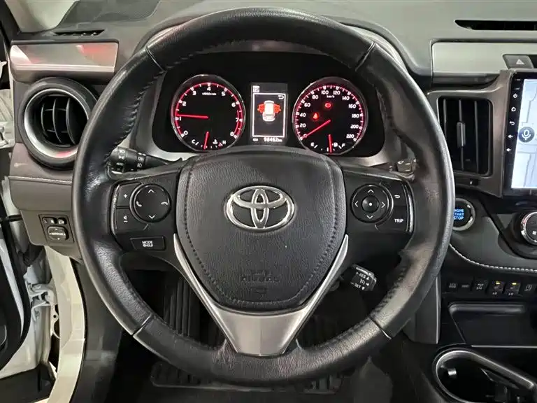 Toyota RAV4 2017 — фото 9