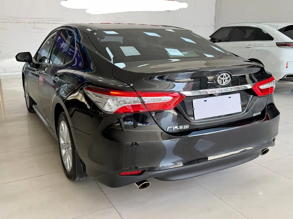 Toyota Camry 2021 — фото 11
