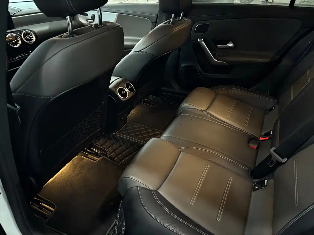Mercedes-Benz A-Class AMG 2023 — фото 4