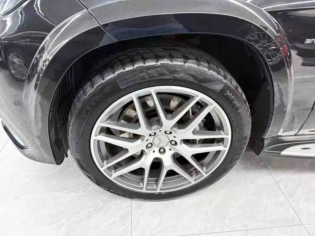 Mercedes-Benz GLS AMG 2017 — фото 25